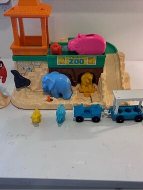 VintageFisher-Price Colorful Zoo Playset with Pink Hippo and Blue Elephant 1980s